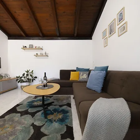 Apartment Maslina *